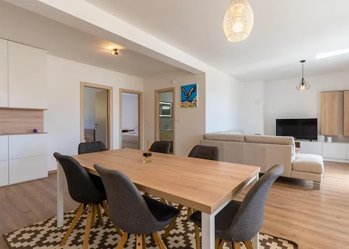 Sea View Luxury Apartment *