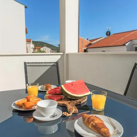 Sea View Luxury Cres